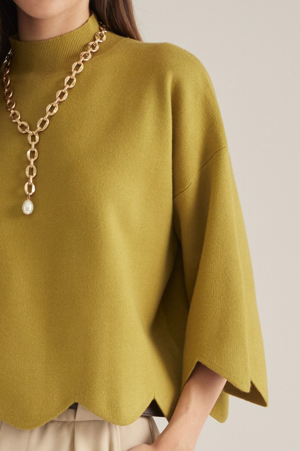 Martini Scalloped Sweater ENTRO