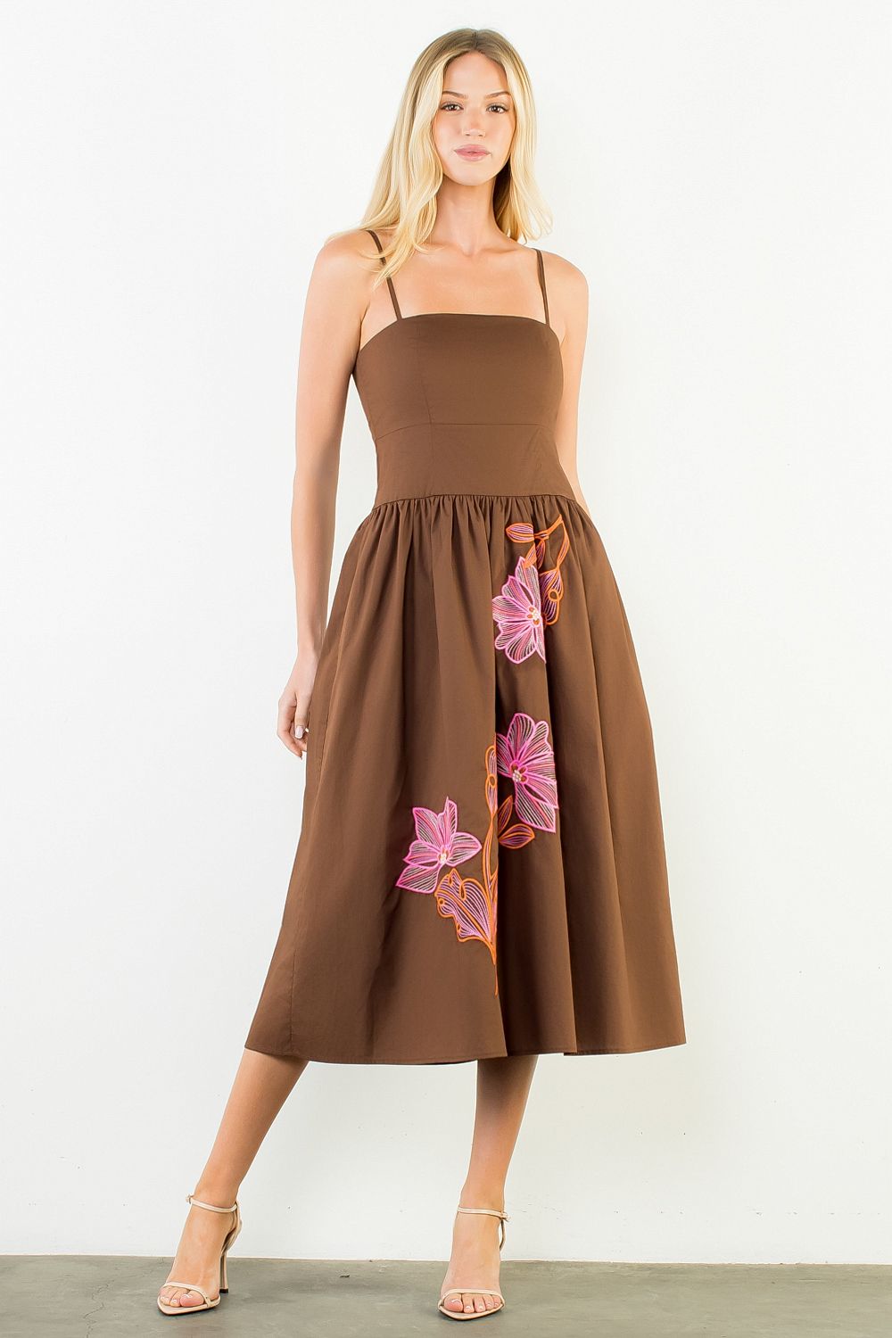 Hillary Dress THML Brown
